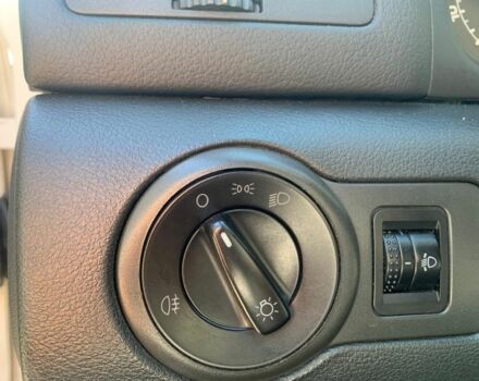 Білий Шкода Октавія, об'ємом двигуна 1.6 л та пробігом 181 тис. км за 7800 $, фото 10 на Automoto.ua