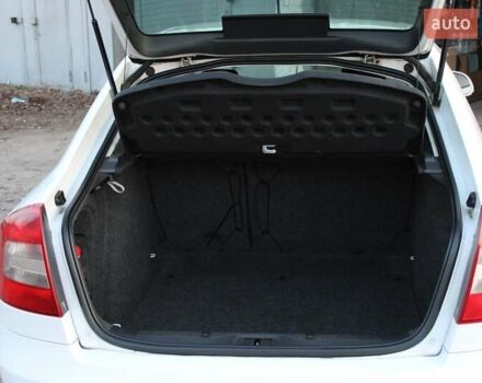 Белый Шкода Октавия, объемом двигателя 1.59 л и пробегом 216 тыс. км за 8500 $, фото 7 на Automoto.ua