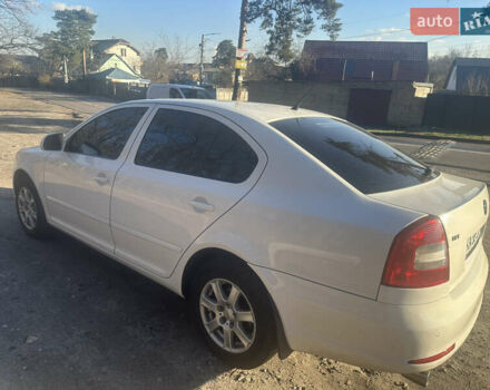 Белый Шкода Октавия, объемом двигателя 1.6 л и пробегом 266 тыс. км за 7700 $, фото 3 на Automoto.ua