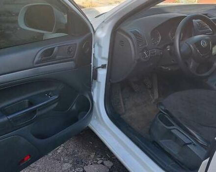 Белый Шкода Октавия, объемом двигателя 1.6 л и пробегом 250 тыс. км за 6500 $, фото 4 на Automoto.ua