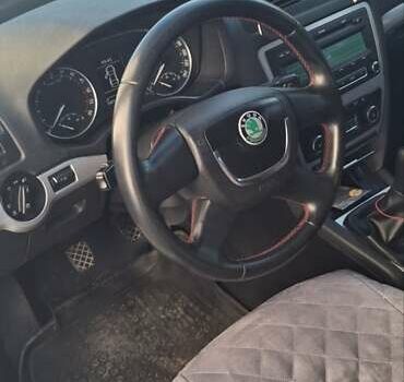 Шкода Октавия 2010 в Тернополе на Automoto.ua Белый Шкода Октавия, объемом двигателя 1.9 л и пробегом 347 тыс. км за 7500 $, фото 4 на Automoto.ua