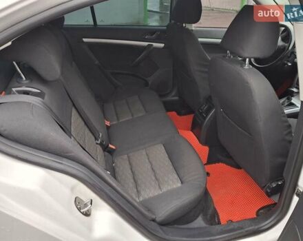 Белый Шкода Октавия, объемом двигателя 1.6 л и пробегом 240 тыс. км за 8100 $, фото 19 на Automoto.ua