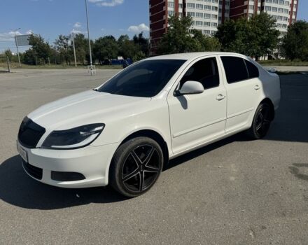 Белый Шкода Октавия, объемом двигателя 1.8 л и пробегом 216 тыс. км за 8400 $, фото 2 на Automoto.ua