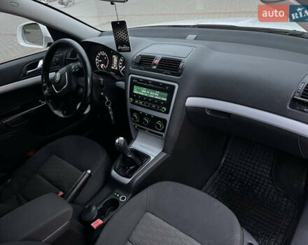 Белый Шкода Октавия, объемом двигателя 1.6 л и пробегом 286 тыс. км за 7500 $, фото 15 на Automoto.ua