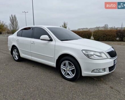 Білий Шкода Октавія, об'ємом двигуна 1.6 л та пробігом 200 тис. км за 8300 $, фото 1 на Automoto.ua