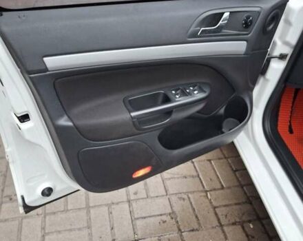 Белый Шкода Октавия, объемом двигателя 1.6 л и пробегом 240 тыс. км за 8100 $, фото 15 на Automoto.ua