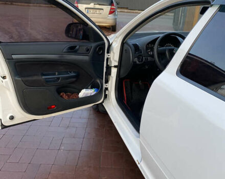 Білий Шкода Октавія, об'ємом двигуна 1.6 л та пробігом 330 тис. км за 6688 $, фото 22 на Automoto.ua