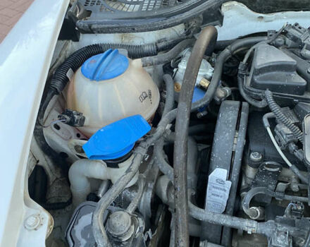 Білий Шкода Октавія, об'ємом двигуна 1.6 л та пробігом 330 тис. км за 6688 $, фото 20 на Automoto.ua