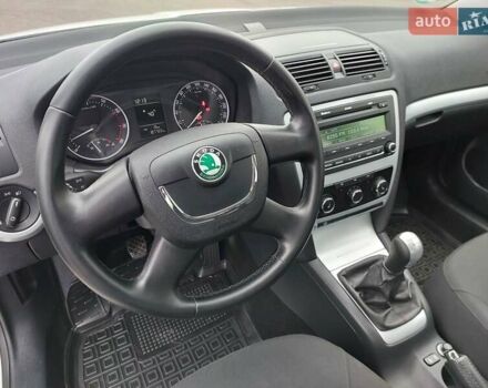 Белый Шкода Октавия, объемом двигателя 1.4 л и пробегом 187 тыс. км за 7800 $, фото 17 на Automoto.ua