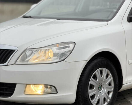 Белый Шкода Октавия, объемом двигателя 1.6 л и пробегом 239 тыс. км за 7999 $, фото 4 на Automoto.ua