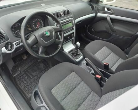 Белый Шкода Октавия, объемом двигателя 1.4 л и пробегом 187 тыс. км за 8000 $, фото 15 на Automoto.ua