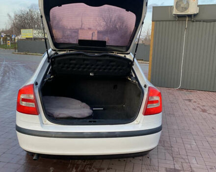 Білий Шкода Октавія, об'ємом двигуна 1.6 л та пробігом 330 тис. км за 6688 $, фото 8 на Automoto.ua