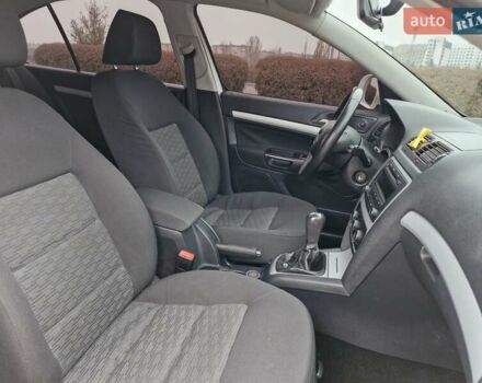 Білий Шкода Октавія, об'ємом двигуна 1.6 л та пробігом 200 тис. км за 8300 $, фото 3 на Automoto.ua