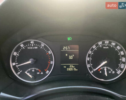 Білий Шкода Октавія, об'ємом двигуна 1.6 л та пробігом 330 тис. км за 6688 $, фото 35 на Automoto.ua