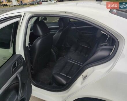 Белый Шкода Октавия, объемом двигателя 1.6 л и пробегом 327 тыс. км за 7100 $, фото 14 на Automoto.ua