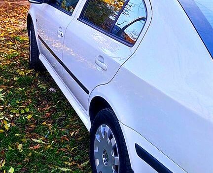 Шкода Октавия 2010 в Киеве на Automoto.ua Белый Шкода Октавия, объемом двигателя 1.6 л и пробегом 300 тыс. км за 4000 $, фото 4 на Automoto.ua