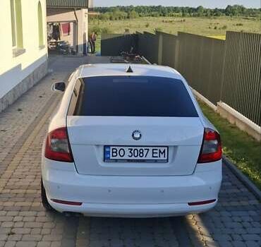Шкода Октавия 2010 в Тернополе на Automoto.ua Белый Шкода Октавия, объемом двигателя 1.9 л и пробегом 347 тыс. км за 7500 $, фото 5 на Automoto.ua