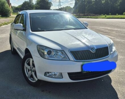 Белый Шкода Октавия, объемом двигателя 1.8 л и пробегом 180 тыс. км за 7600 $, фото 1 на Automoto.ua