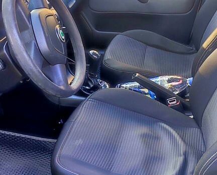 Шкода Октавия 2010 в Киеве на Automoto.ua Белый Шкода Октавия, объемом двигателя 1.6 л и пробегом 300 тыс. км за 4000 $, фото 5 на Automoto.ua