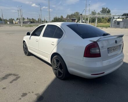 Белый Шкода Октавия, объемом двигателя 1.8 л и пробегом 216 тыс. км за 8400 $, фото 3 на Automoto.ua