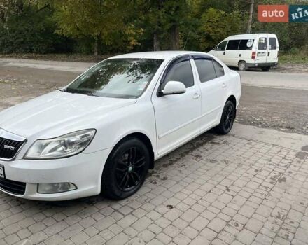 Белый Шкода Октавия, объемом двигателя 1.97 л и пробегом 240 тыс. км за 8700 $, фото 1 на Automoto.ua