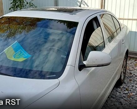 Белый Шкода Октавия, объемом двигателя 2 л и пробегом 300 тыс. км за 8000 $, фото 5 на Automoto.ua