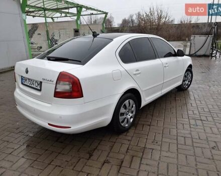 Белый Шкода Октавия, объемом двигателя 1.6 л и пробегом 240 тыс. км за 8100 $, фото 4 на Automoto.ua