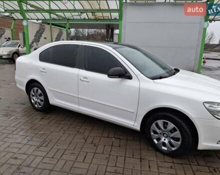 Белый Шкода Октавия, объемом двигателя 1.6 л и пробегом 240 тыс. км за 8100 $, фото 3 на Automoto.ua