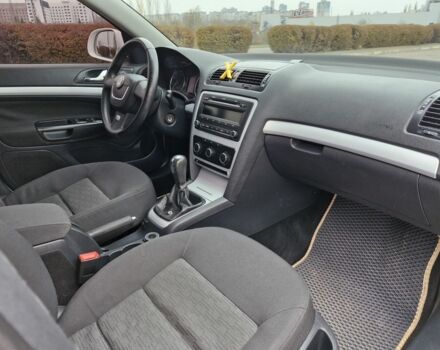 Білий Шкода Октавія, об'ємом двигуна 1.6 л та пробігом 200 тис. км за 8300 $, фото 9 на Automoto.ua