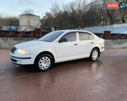 Білий Шкода Октавія, об'ємом двигуна 1.6 л та пробігом 330 тис. км за 6688 $, фото 1 на Automoto.ua