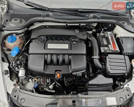 Білий Шкода Октавія, об'ємом двигуна 1.6 л та пробігом 200 тис. км за 8300 $, фото 22 на Automoto.ua