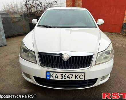 Белый Шкода Октавия, объемом двигателя 1.6 л и пробегом 257 тыс. км за 7000 $, фото 1 на Automoto.ua