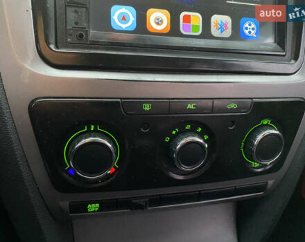 Білий Шкода Октавія, об'ємом двигуна 1.6 л та пробігом 330 тис. км за 6688 $, фото 38 на Automoto.ua