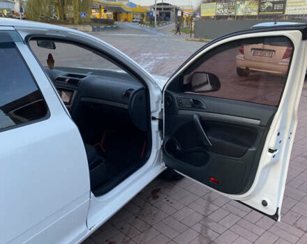 Білий Шкода Октавія, об'ємом двигуна 1.6 л та пробігом 330 тис. км за 6688 $, фото 11 на Automoto.ua