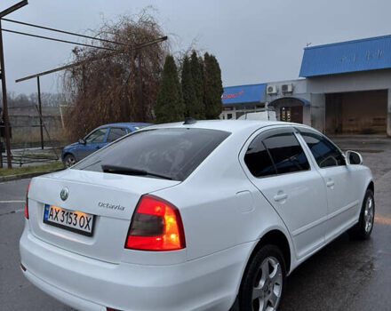 Білий Шкода Октавія, об'ємом двигуна 1.6 л та пробігом 251 тис. км за 5999 $, фото 8 на Automoto.ua