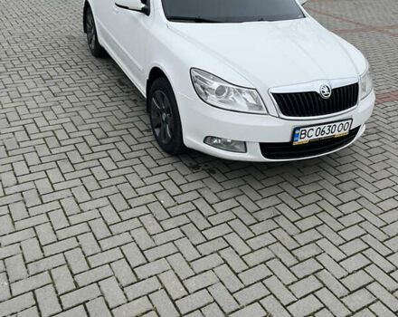 Белый Шкода Октавия, объемом двигателя 1.6 л и пробегом 286 тыс. км за 7500 $, фото 4 на Automoto.ua