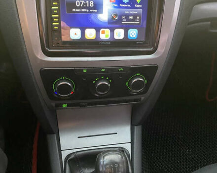 Білий Шкода Октавія, об'ємом двигуна 1.6 л та пробігом 330 тис. км за 6688 $, фото 40 на Automoto.ua