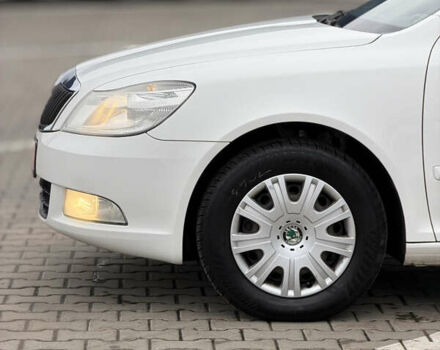 Белый Шкода Октавия, объемом двигателя 1.6 л и пробегом 239 тыс. км за 7999 $, фото 5 на Automoto.ua