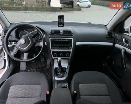 Белый Шкода Октавия, объемом двигателя 1.6 л и пробегом 286 тыс. км за 7500 $, фото 14 на Automoto.ua