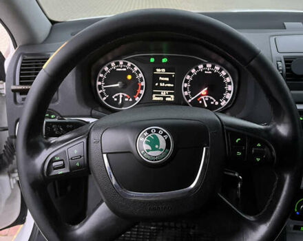 Белый Шкода Октавия, объемом двигателя 1.6 л и пробегом 286 тыс. км за 7500 $, фото 17 на Automoto.ua