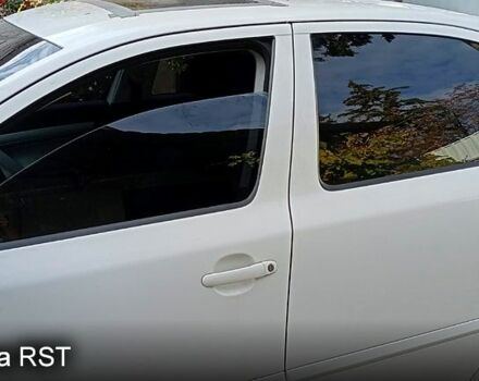 Белый Шкода Октавия, объемом двигателя 2 л и пробегом 300 тыс. км за 8000 $, фото 4 на Automoto.ua