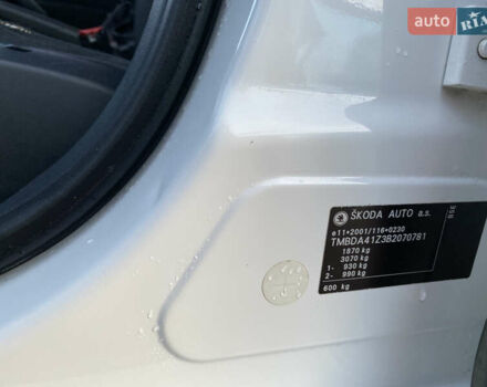 Білий Шкода Октавія, об'ємом двигуна 1.6 л та пробігом 330 тис. км за 6688 $, фото 25 на Automoto.ua