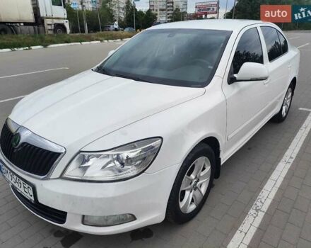 Белый Шкода Октавия, объемом двигателя 1.6 л и пробегом 327 тыс. км за 7100 $, фото 4 на Automoto.ua
