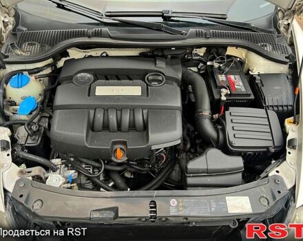 Белый Шкода Октавия, объемом двигателя 1.6 л и пробегом 257 тыс. км за 7000 $, фото 12 на Automoto.ua