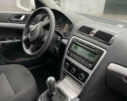 Белый Шкода Октавия, объемом двигателя 1.6 л и пробегом 235 тыс. км за 6900 $, фото 10 на Automoto.ua