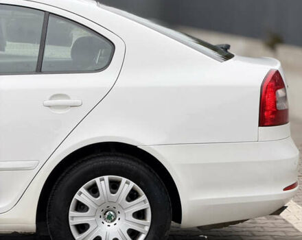 Белый Шкода Октавия, объемом двигателя 1.6 л и пробегом 239 тыс. км за 7999 $, фото 6 на Automoto.ua