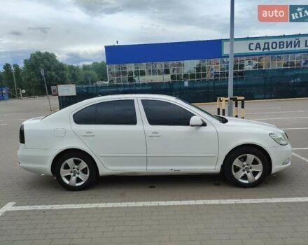 Белый Шкода Октавия, объемом двигателя 1.6 л и пробегом 327 тыс. км за 7100 $, фото 1 на Automoto.ua