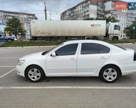 Белый Шкода Октавия, объемом двигателя 1.6 л и пробегом 327 тыс. км за 7100 $, фото 2 на Automoto.ua