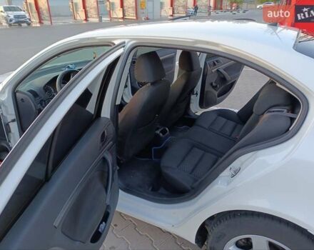 Белый Шкода Октавия, объемом двигателя 1.9 л и пробегом 286 тыс. км за 6300 $, фото 8 на Automoto.ua