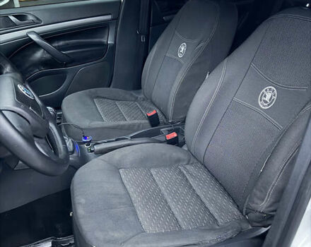 Білий Шкода Октавія, об'ємом двигуна 1.6 л та пробігом 251 тис. км за 5999 $, фото 12 на Automoto.ua